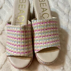 Women size 8 never worn platform sandals